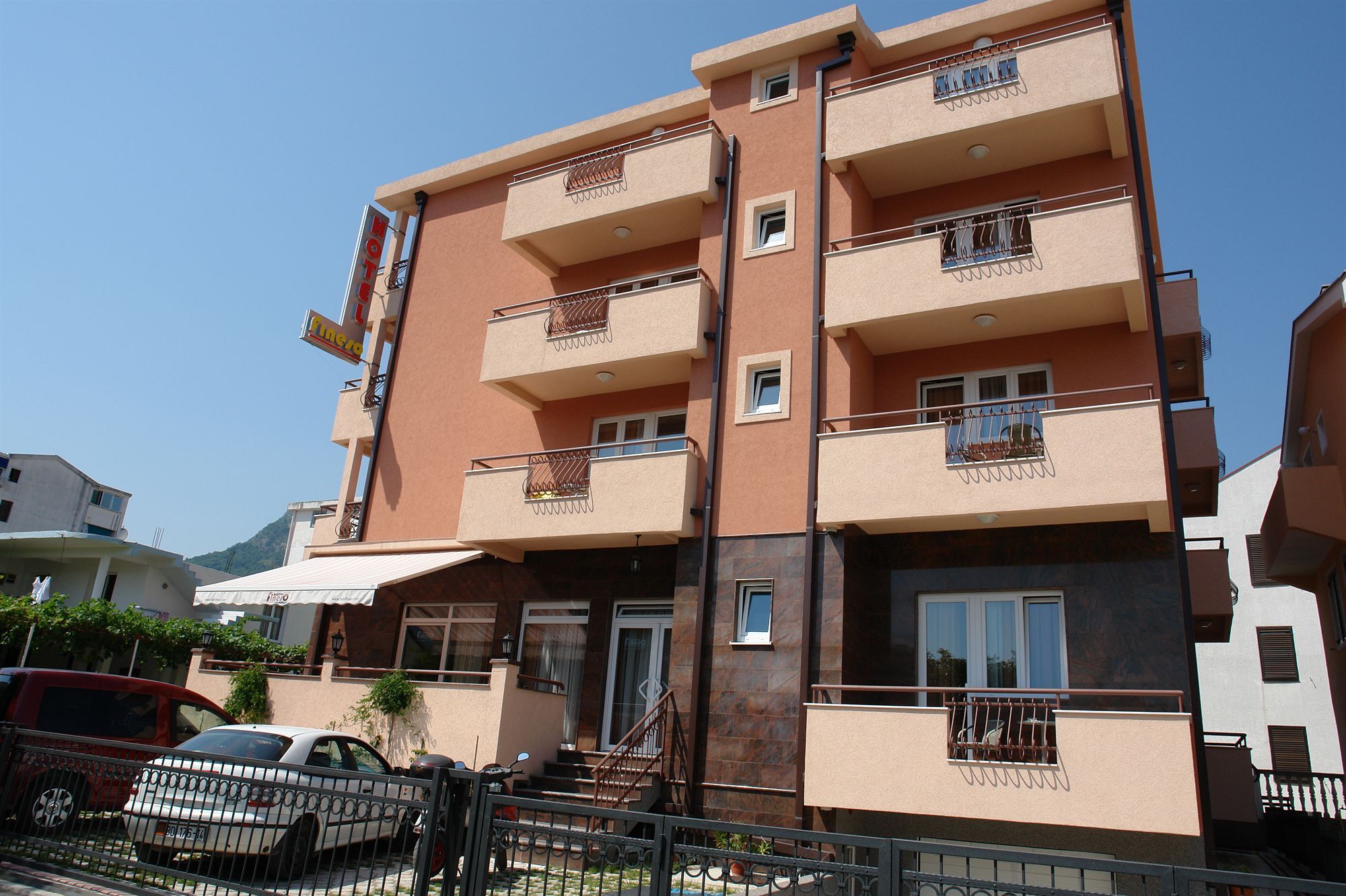 Hotel Fineso Будва Екстериор снимка