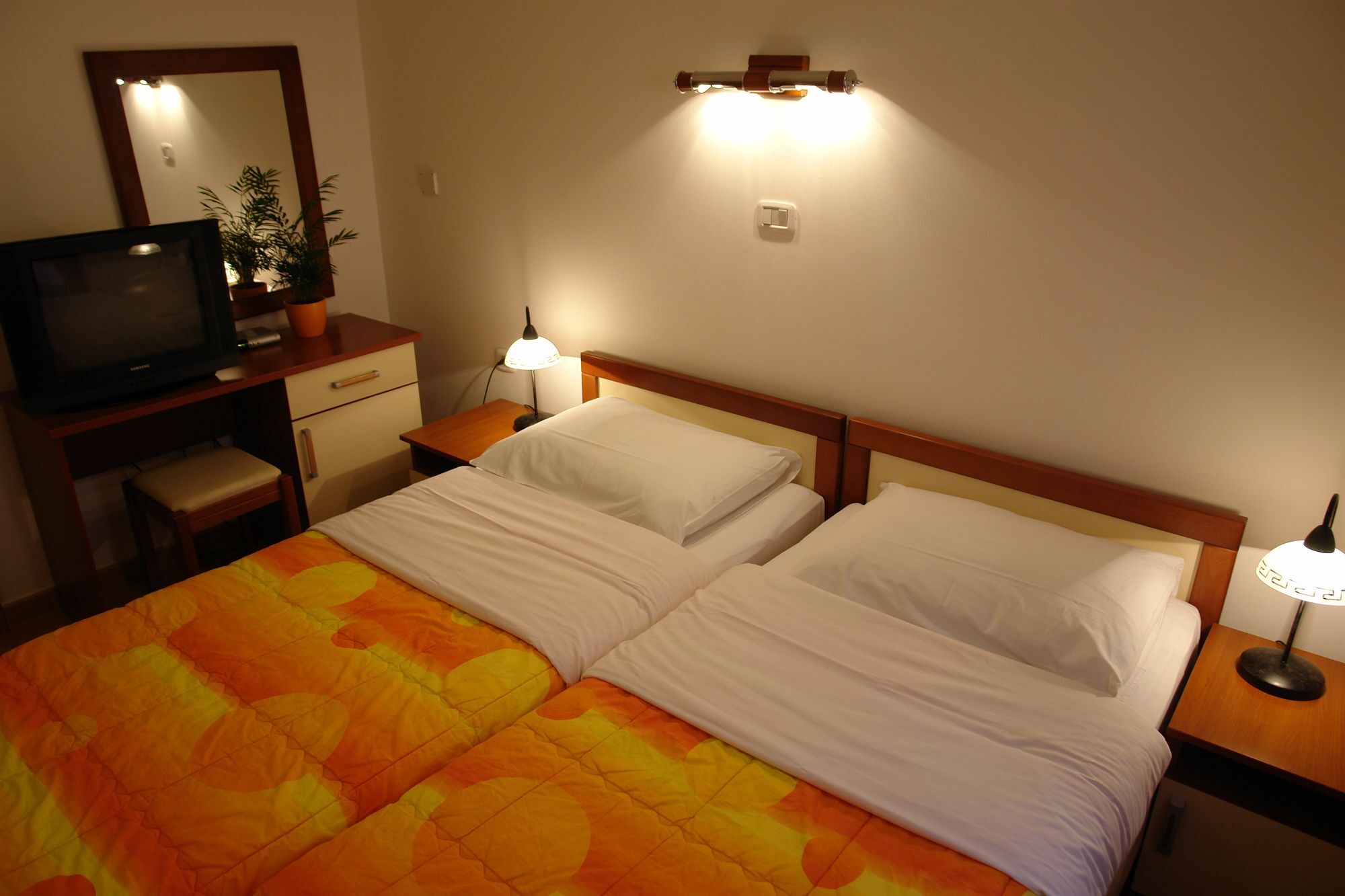 Hotel Fineso Будва Екстериор снимка